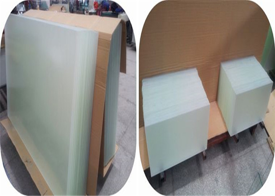 Size Customized Low Iron Tempered Glass , Ultra White Clear Solar Glass