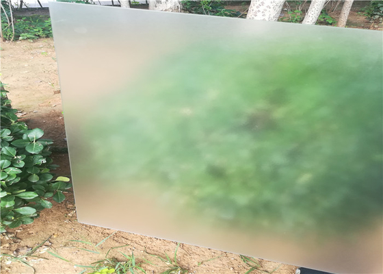 Grade A Mistlite Single Pattern Low Iron Solar Glass Customized Size Easy Installation