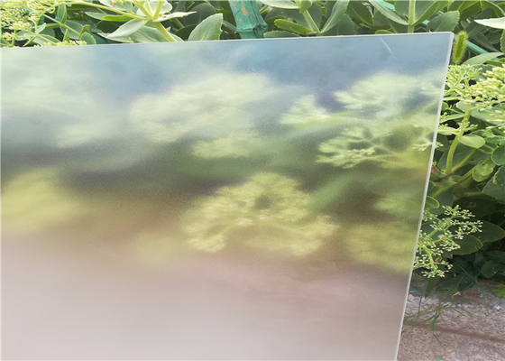 Ultra White Patterned Tempered Glass , Solar Photovoltaic Glass Low Iron Content